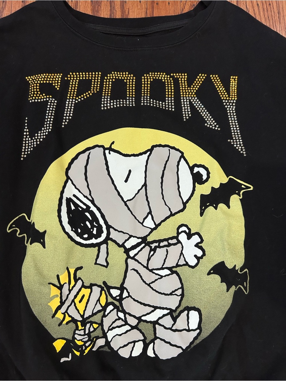 Peanuts Snoopy “Spooky' Mummy Graphic Sweatshirt - juniors XL or women’s medium - Picture 5 of 7